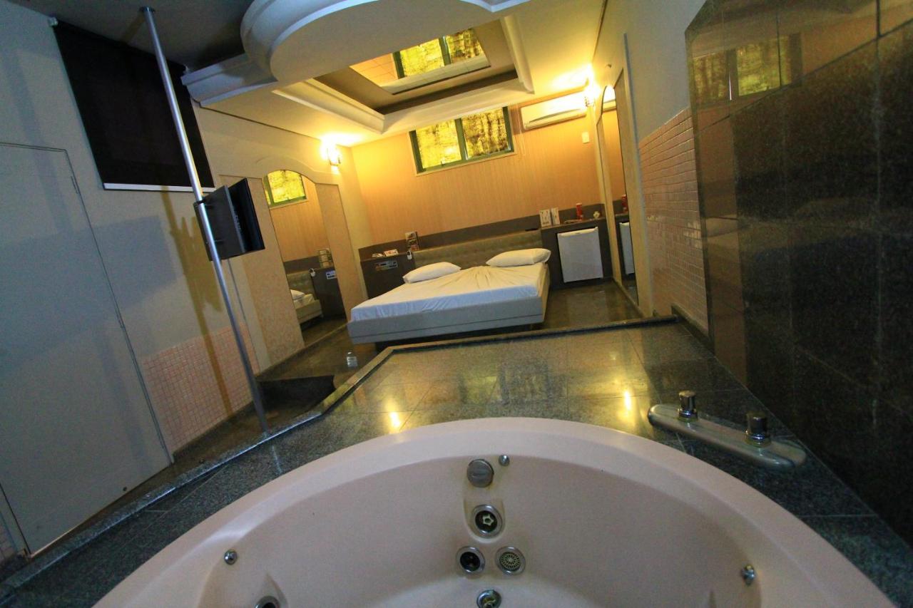 Movie Inn Motel E Hospedagem (Adults Only) Ribeirão Preto Exteriör bild