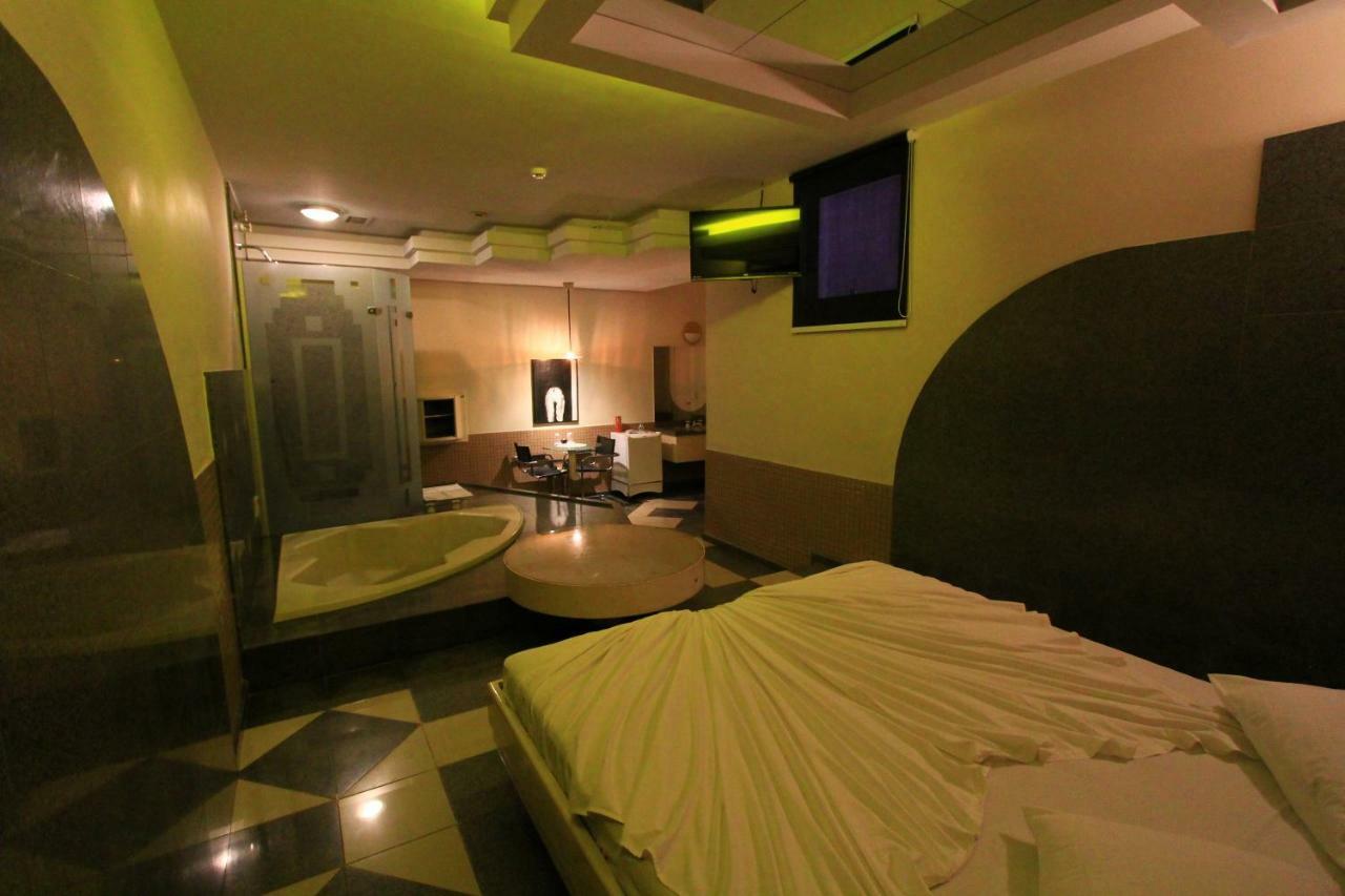 Movie Inn Motel E Hospedagem (Adults Only) Ribeirão Preto Exteriör bild